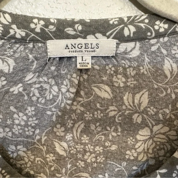 Angels Forever Young |  Women’s Large 3/4 Sleeve Green/White Floral Print Blouse - Picture 3 of 8